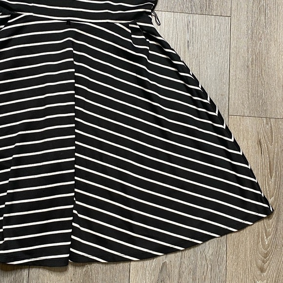 BCX Women’s Fit & Flare Skater Short Sleeve Stripe Dress Black & White Size 3 - Picture 15 of 16